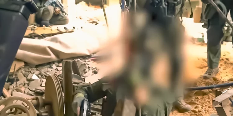 Unidad élite FDI operando en el interior de un túnel de Hamás