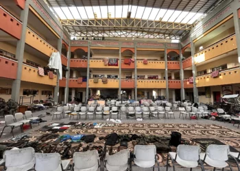 Las FDI matan a terroristas de Hamás en una escuela de Gaza repleta de armas