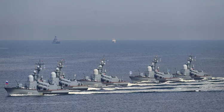 Los F-16 obligarían a huir a la Flota Rusa del Mar Negro
