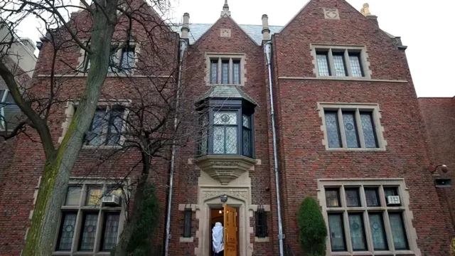 Túnel descubierto bajo la sede de Jabad