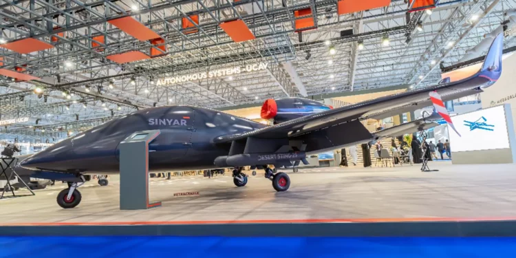 Edge Group presenta el avión no tripulado a reacción Sinyar