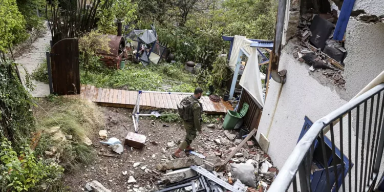 Decenas de casas dañadas por cohetes y misiles de Hezbolá