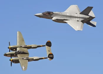 P-38 y un F-35