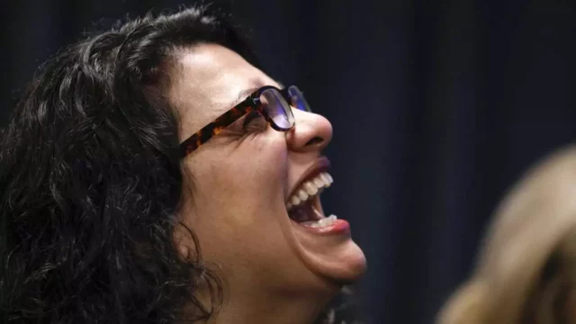 Rashida Tlaib llama “maníaco genocida” a Netanyahu