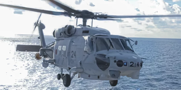 Japón completa helicóptero marítimo SH-60L de Mitsubishi