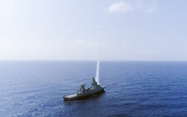 Israel declara operativo 4º buque Sa’ar 6 y envía uno al mar Rojo