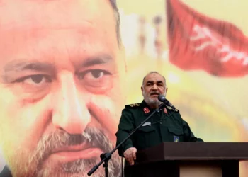Líder del CGRI declara “muerte a Israel” en funeral de Mousavi