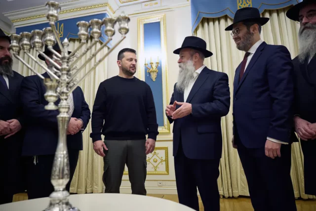 Zelensky inició Jánuca en Ucrania