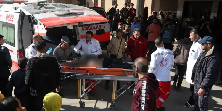 Imágenes en hospital de Gaza provocan especulaciones sobre un posible alto mando herido