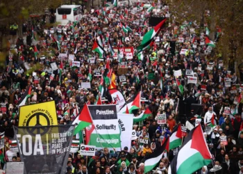 Miles se manifiestan contra Israel en Londres