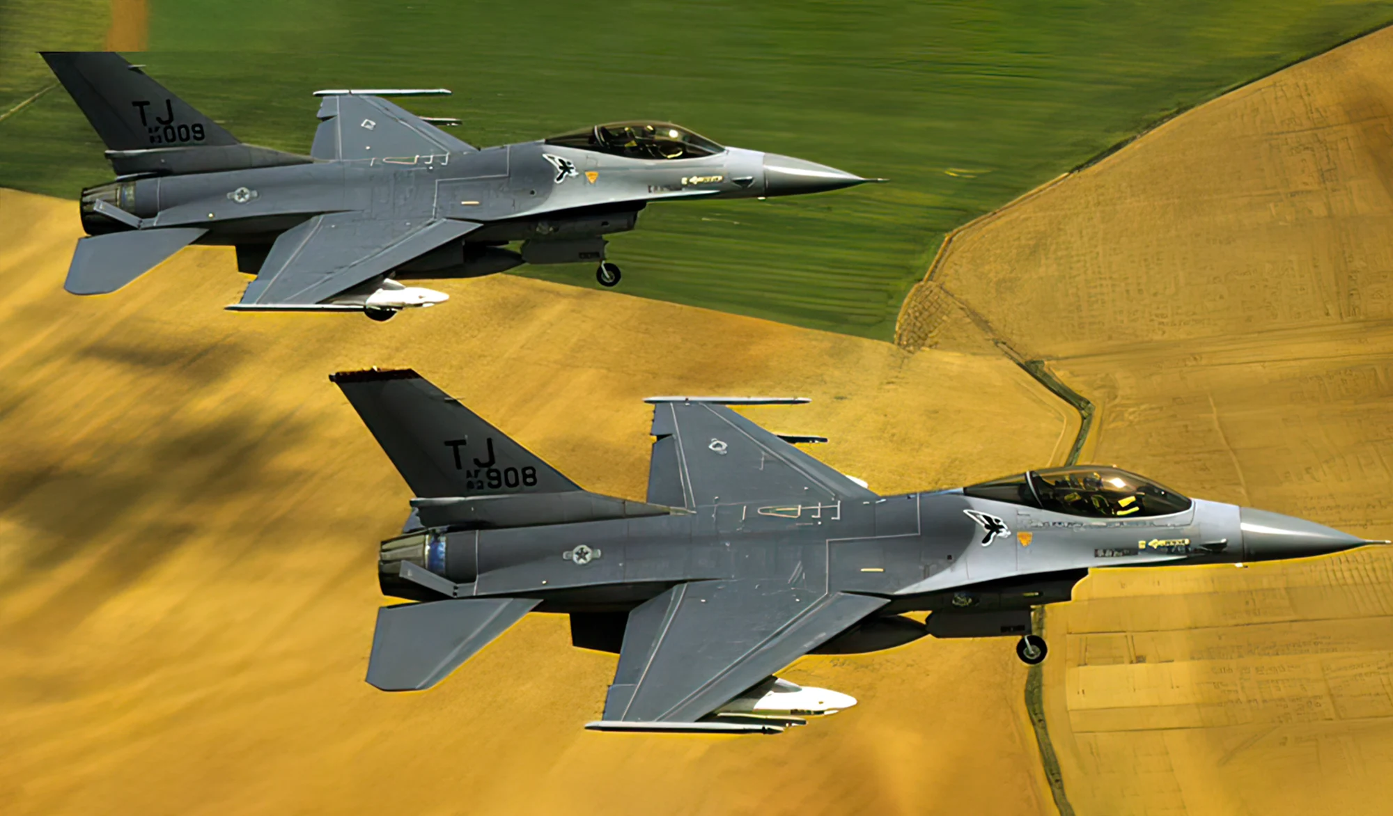 Noruega envía 2 cazas F-16 para entrenar pilotos ucranianos