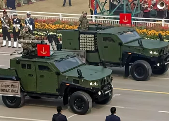 India presenta sistema de mortero ALAKRAN en desfile de la República