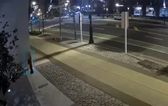 La policía de Filadelfia investiga la esvástica pintada junto a memorial del Holocausto