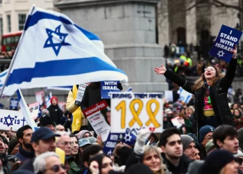 Miles de partidarios de Israel marchan en Londres, París y Berlín en el 100º día de la guerra