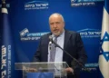 Liberman: Israel debe reocupar el sur del Líbano durante 50 años
