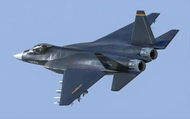 El caza chino J-31 podría volar en Pakistán y sustituir al F-16