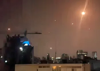 Lanzamiento de cohetes desde Gaza contra el sur de Israel