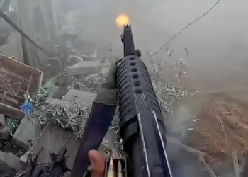 Las FDI combaten en casa de un comandante de Hamás en Gaza
