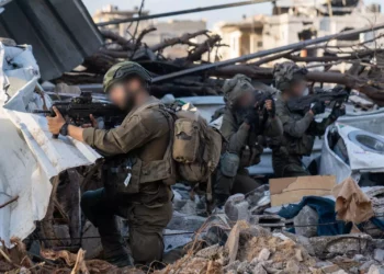 Un ataque conjunto de la Armada, la Fuerza Aérea y tropas terrestres acaba con operativos de Hamás en la costa de Gaza
