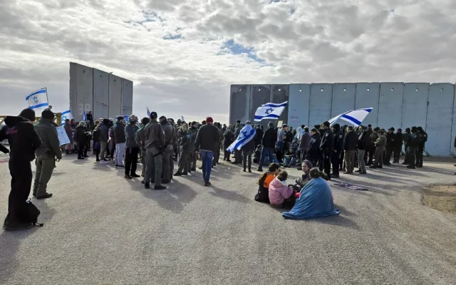 Las FDI declaran zona militar cerrada el paso fronterizo de Kerem Shalom