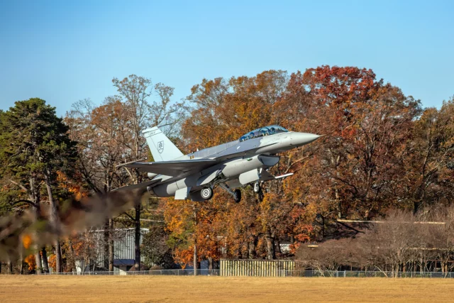 Lockheed Martin entrega los dos primeros aviones F-16 Block 70 para Eslovaquia