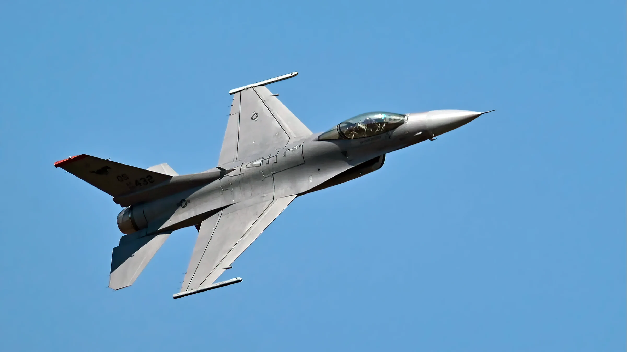 El F-16 es el caza más dominante de su generación