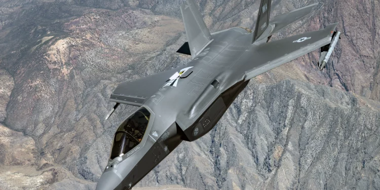 Red Flag impulsa evolución conjunta de mantenedores F-35