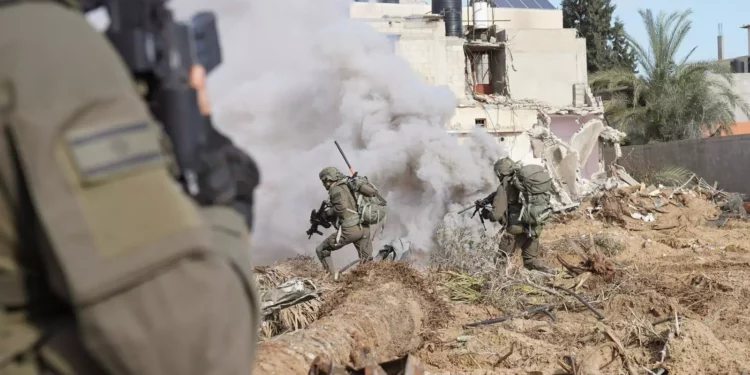 Las FDI enfrentan a Hamás en una escuela de Gaza y capturan casa de comandante de Hamás