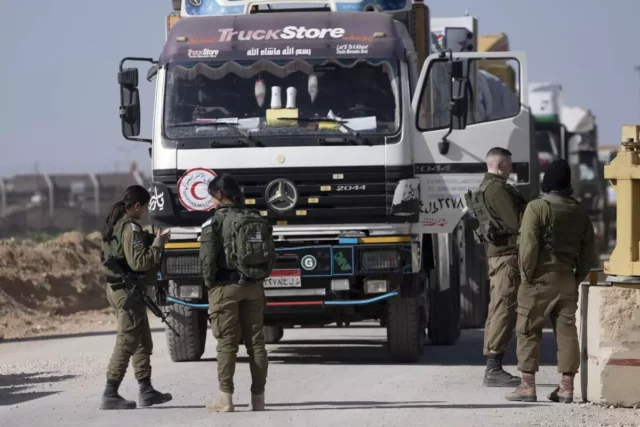 198 camiones de ayuda han entrado hoy en la Franja de Gaza