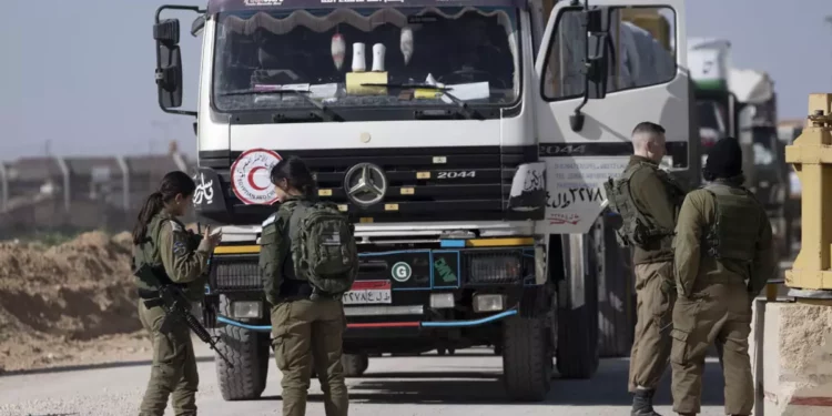 198 camiones de ayuda han entrado hoy en la Franja de Gaza