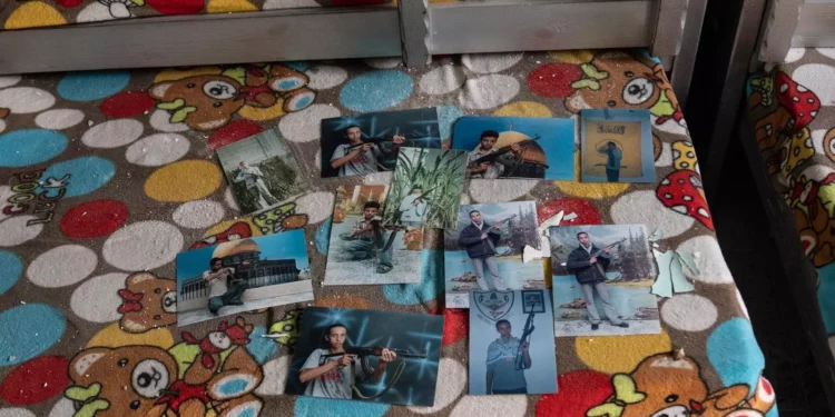 Soldados hallan un túnel terrorista y pruebas de que en una escuela de Gaza se entrenaba a niños con armas