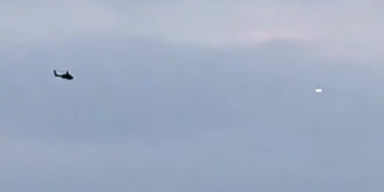 Helicóptero israelí derriba dron de Hezbolá lanzado desde Líbano