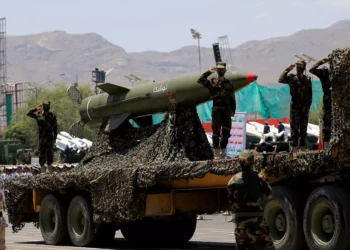 EE. UU. ataca lanzaderas de misiles antibuque hutíes listas para disparar en Yemen