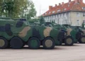Polonia refuerza flota militar con vehículos KTO Rosomak