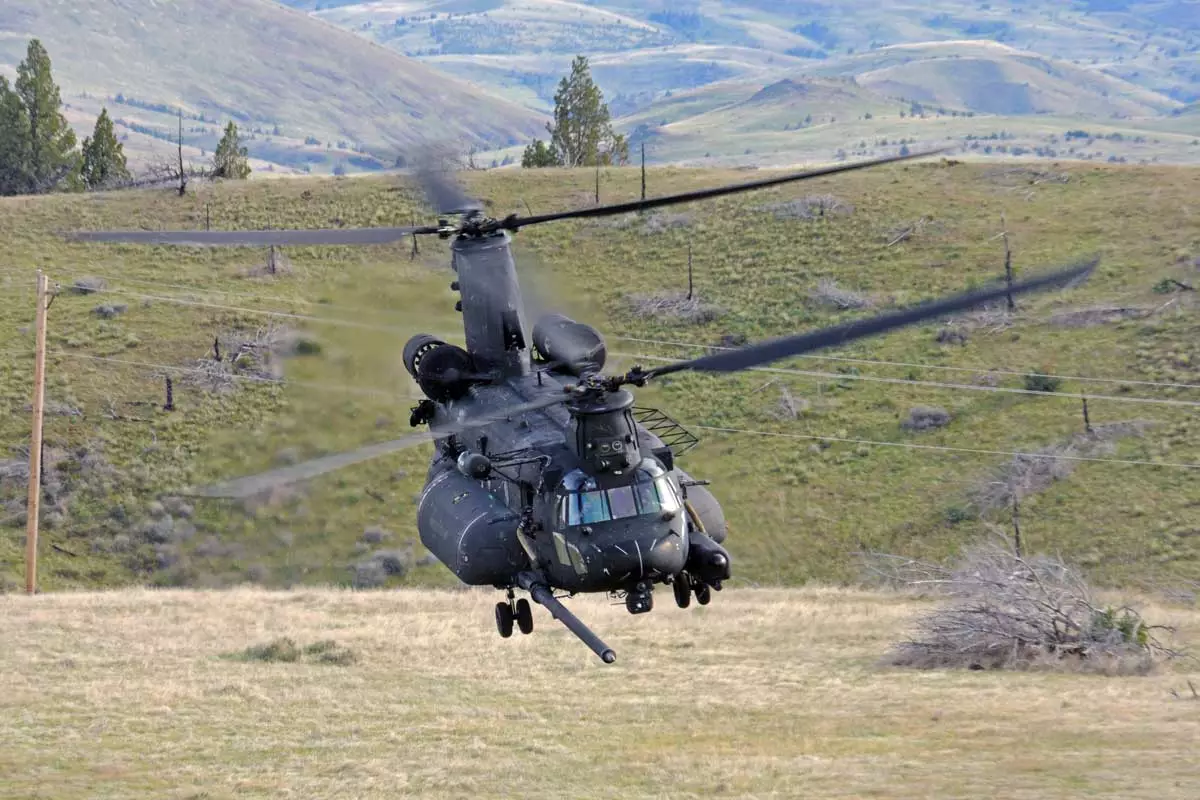 Helicóptero de operaciones especiales Boeing MH-47G Block II Chinook del Ejército de Estados Unidos. (Fotografía del Ejército de EE.UU.)