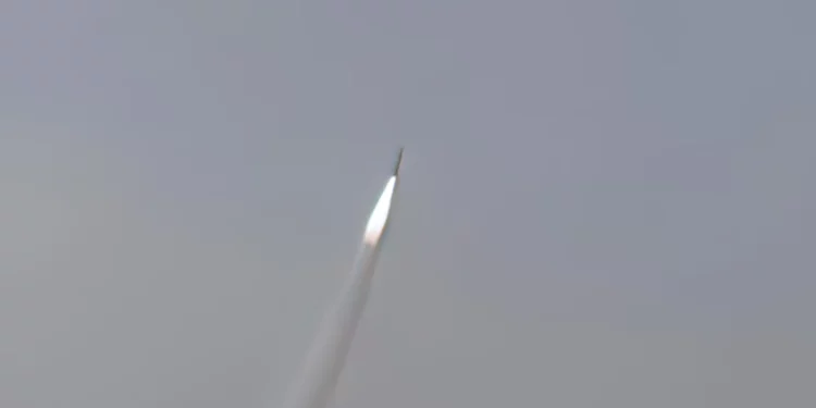 Pakistán prueba sistema de lanzamiento múltiple guiado Fatah-II