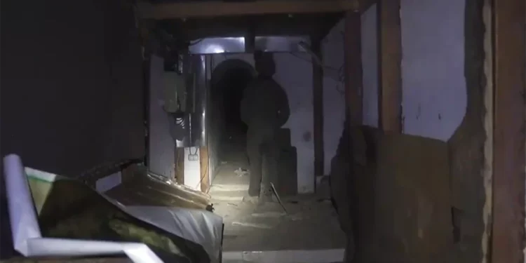 FDI descubren oficina de Hamás bajo un cementerio en Jan Yunis