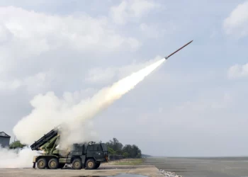 Ejército indio aprueba desarrollo de cohetes avanzados para Pinaka MBRL