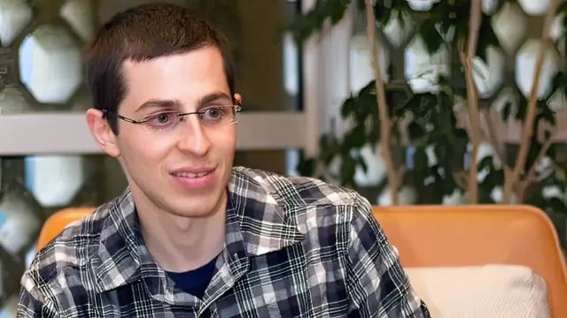 Gilad Shalit se reúne con las familias de los rehenes