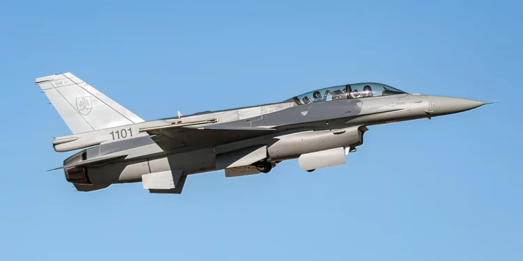 Cazas F-16 de Eslovaquia: Actualización equiparable al F-35