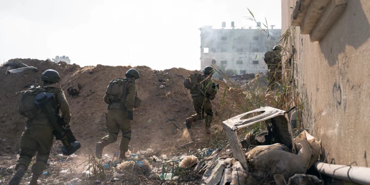 Tropas de la Brigada Kfir destruyen más de 100 objetivos de Hamás en Jan Yunis