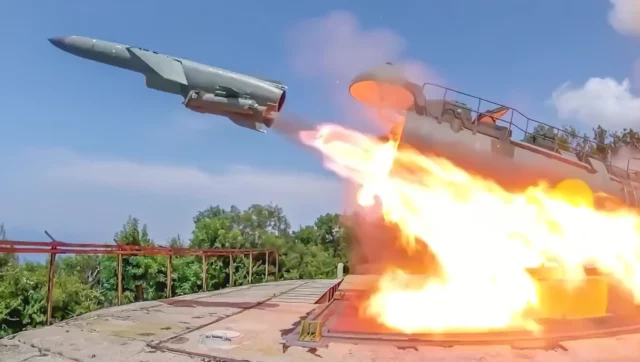 Rusia lanzó el gigantesco misil soviético P-35 de 4 toneladas