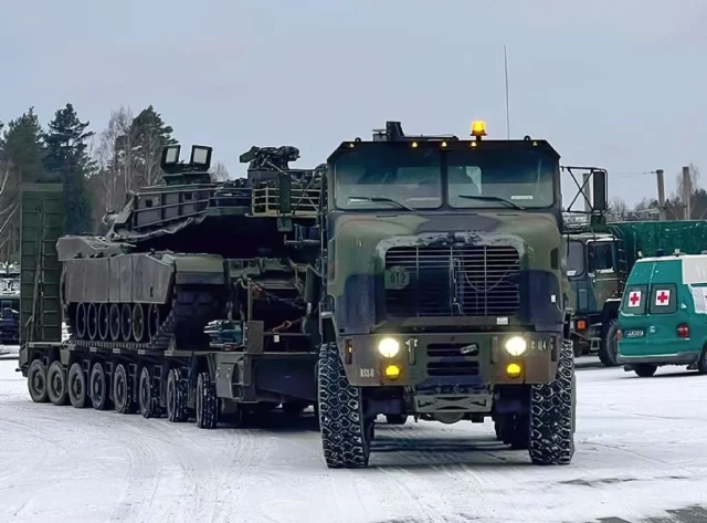 Lituania mejora apoyo técnico a carros de combate principales Abrams