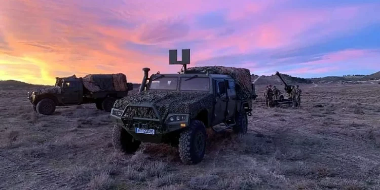 Nuevo tractor URO VAMTAC para la Brigada Paracaidista española