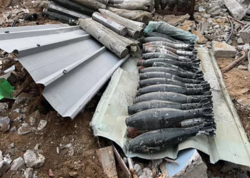 Cohetes de largo alcance ocultos en casas del centro de Gaza