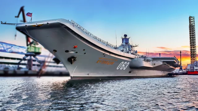 Portaaviones “Almirante Kuznetsov”: Entre la ambición y la realidad