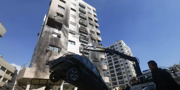 Siria reporta dos muertos en ataque atribuido a Israel contra edificio de apartamentos en Damasco