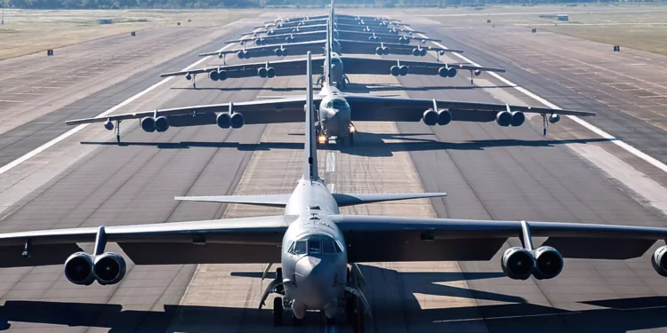 Bombarderos B-52 Stratofortress de EE. UU. desplegados cerca de China