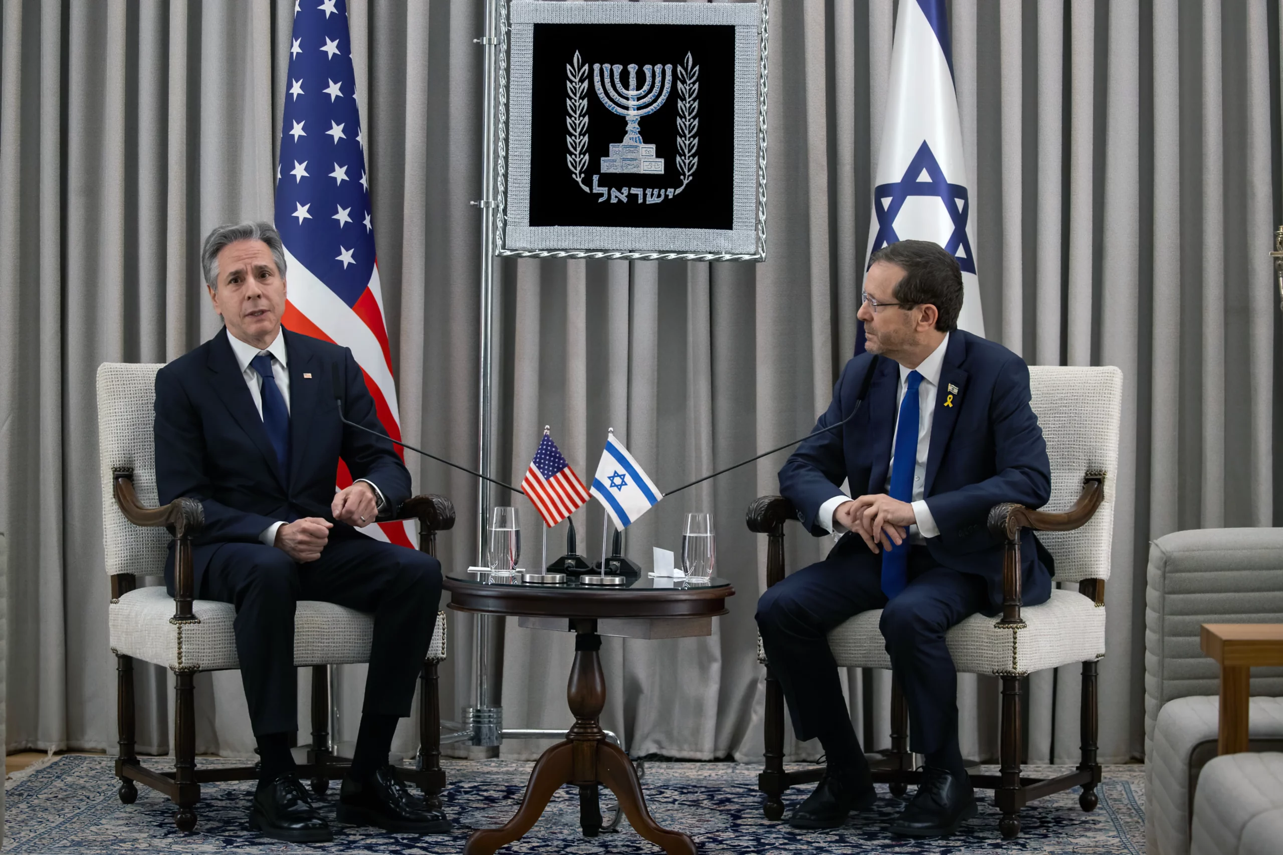 Blinken se reúne con el presidente de Israel en Jerusalén