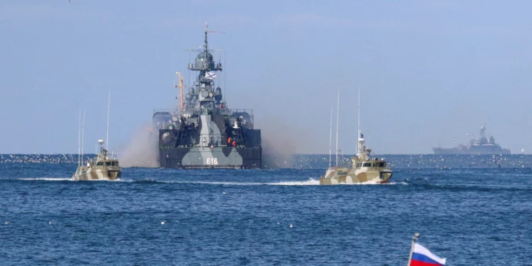Ucrania: Convertimos un buque de guerra ruso en un submarino